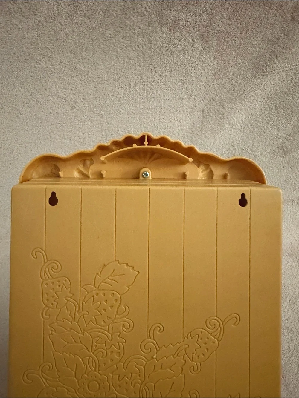 1981 Strawberry Shortcake Berry Patch Carry Case and Display Cabinet